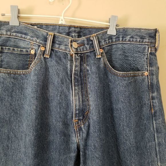 Levi's 505 Men's Medium Wash Mid-Rise 36 × 32 In great condition - Picture 4 of 13